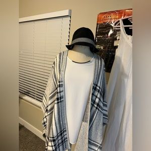 Tommy hilfiger poncho with hat
